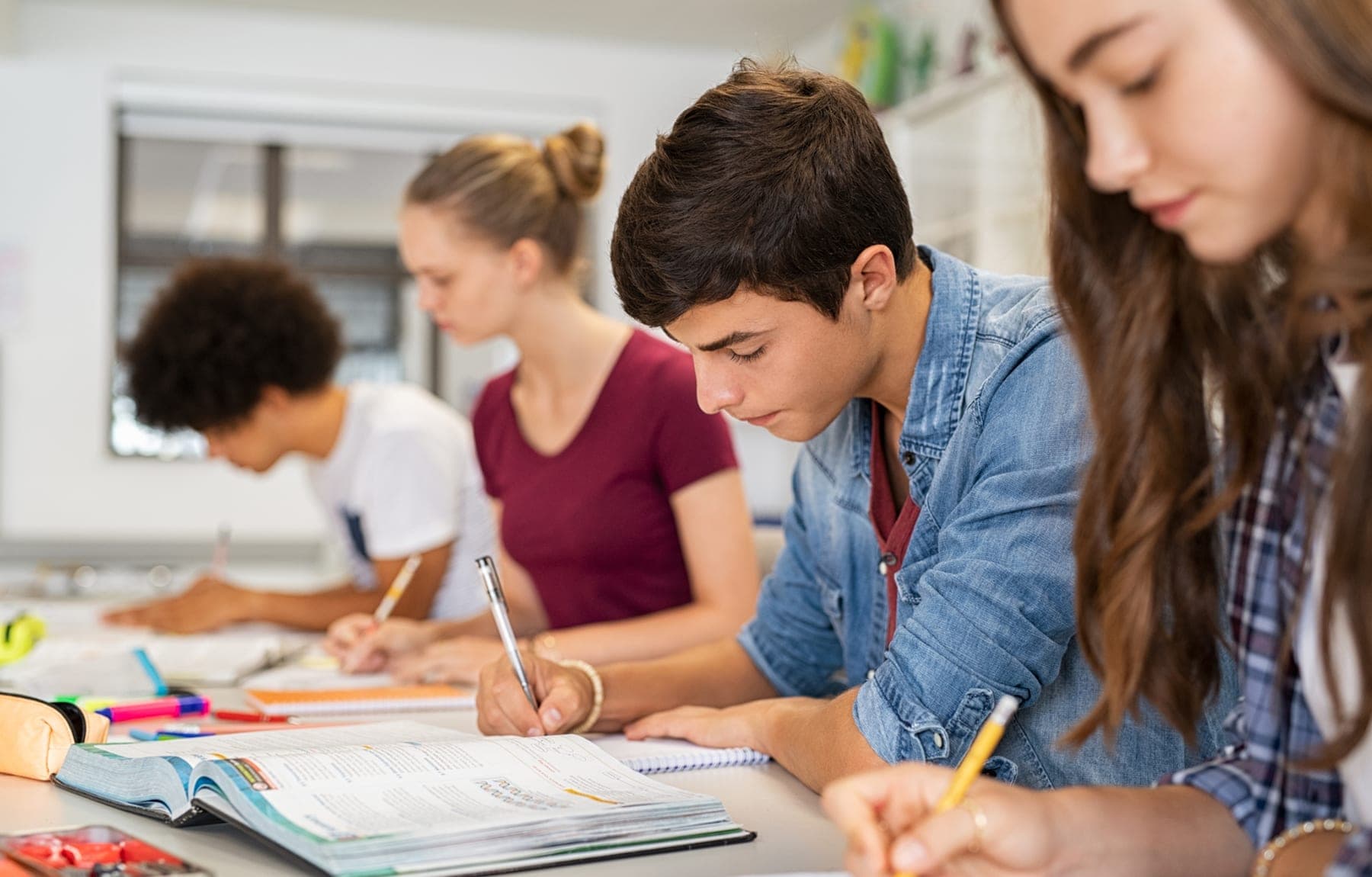 Élèves en cours de mathématiques